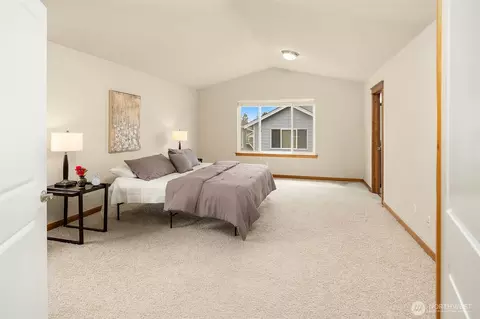 Bedroom - 18430 42nd Ave SE, Bothell, WA 98012 photo 2 of 5
