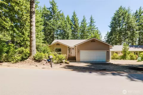 90 E Susan Ln, Union, WA 98592