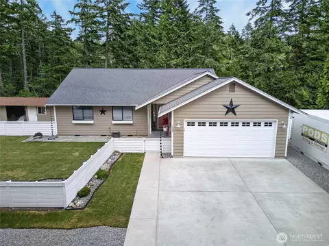 533 6th Ct, Fox Island, WA 98333
