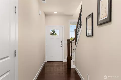 Entry Way - 3907 174th Pl SE, Bothell, WA 98012 photo 3 of 4