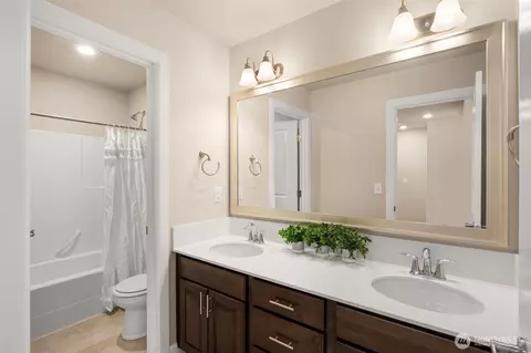 Bath - 3907 174th Pl SE, Bothell, WA 98012 photo 3 of 3