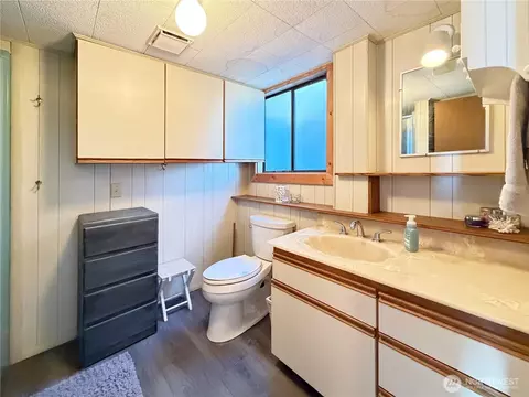 Bath - 2 S Pilchuck Ave, Everett, WA 98206 photo 1 of 4