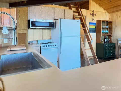 Kitchen - 2 S Pilchuck Ave, Everett, WA 98206 photo 5 of 5