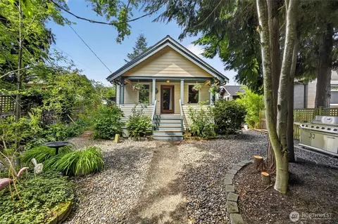 8045 26th Ave NW, Seattle, WA 98117