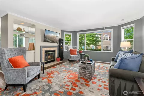 4124 Providence Point Dr SE #1014, Issaquah, WA 98029