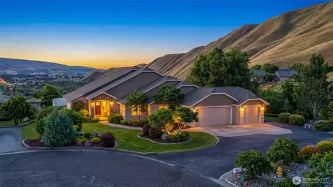 2985 Eastview Ln, Wenatchee, WA 98801