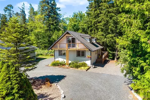 8243 Chilliwack Rd, Blaine, WA 98230