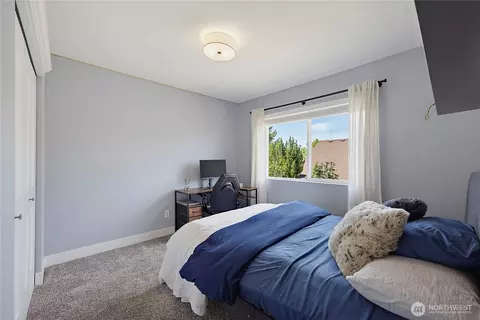 Bedroom - 1117 Van Ogle Ln NW, Orting, WA 98360 photo 3 of 5