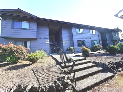 3590 Narrows View Ln NE #102, Bremerton, WA 98310