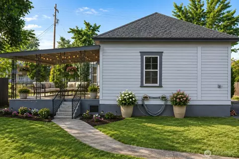 Exterior - 214 Eagan St, Walla Walla, WA 99362 photo 8 of 11