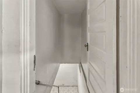 Entry Way - 214 Eagan St, Walla Walla, WA 99362 photo 3 of 3