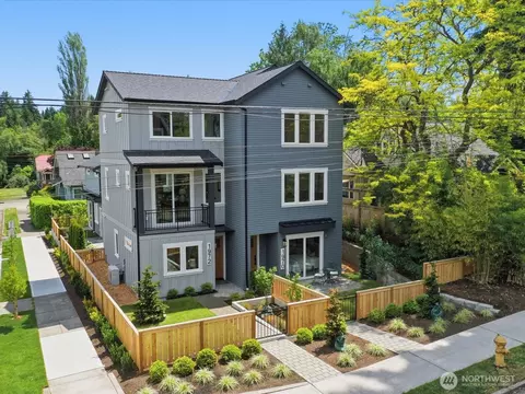 1972 25th Ave E, Seattle, WA 98112