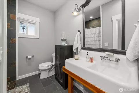 Bath - 458 E Stretch Island Rd S, Grapeview, WA 98546 photo 1 of 5