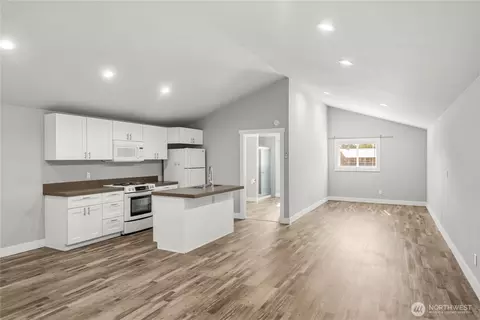 Living - 458 E Stretch Island Rd S, Grapeview, WA 98546 photo 5 of 5