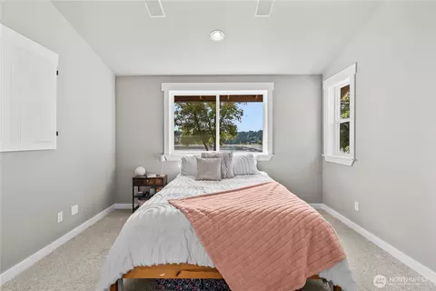 Bedroom - 458 E Stretch Island Rd S, Grapeview, WA 98546 photo 3 of 3