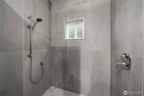Bath - 458 E Stretch Island Rd S, Grapeview, WA 98546 photo 3 of 5