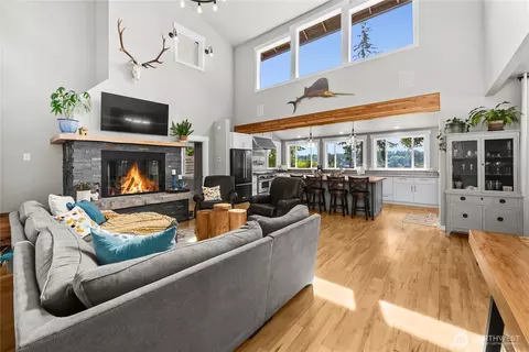 Living - 458 E Stretch Island Rd S, Grapeview, WA 98546 photo 1 of 5