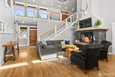 Living - 458 E Stretch Island Rd S, Grapeview, WA 98546 photo 2 of 5
