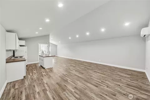 Living - 458 E Stretch Island Rd S, Grapeview, WA 98546 photo 4 of 5