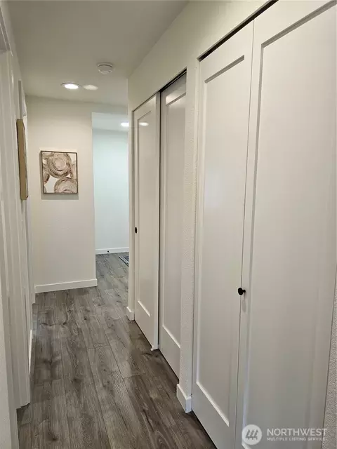 Entry Way - 16706 6th Ave SE, Bothell, WA 98012 photo 2 of 3