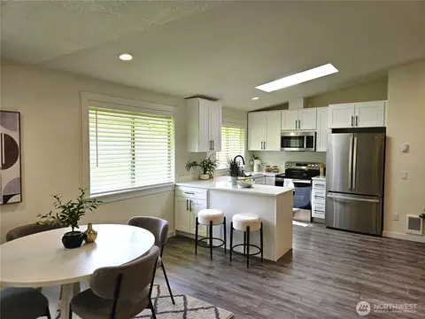 Kitchen - 16706 6th Ave SE, Bothell, WA 98012 photo 1 of 2