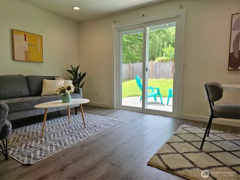 Living - 16706 6th Ave SE, Bothell, WA 98012 photo 4 of 4