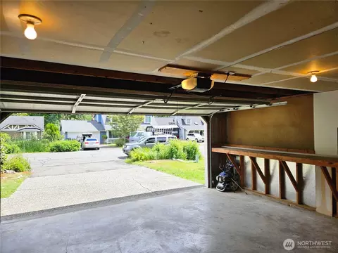 Exterior - 16706 6th Ave SE, Bothell, WA 98012 photo 4 of 9