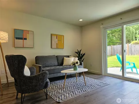 Living - 16706 6th Ave SE, Bothell, WA 98012 photo 3 of 4