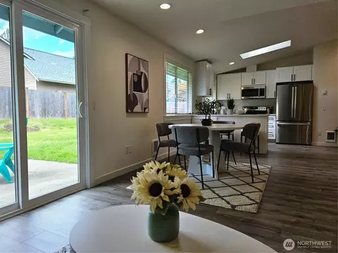 Dining - 16706 6th Ave SE, Bothell, WA 98012 photo 2 of 4