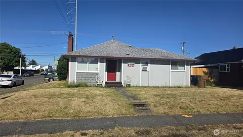 7048 S Oakes St, Tacoma, WA 98409
