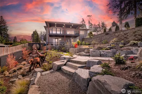 25641 Marine View Dr S, Des Moines, WA 98198