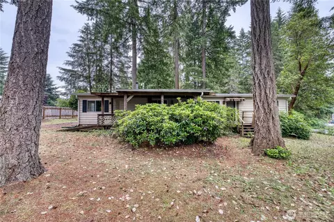 270 NE Saber Dr, Belfair, WA 98528