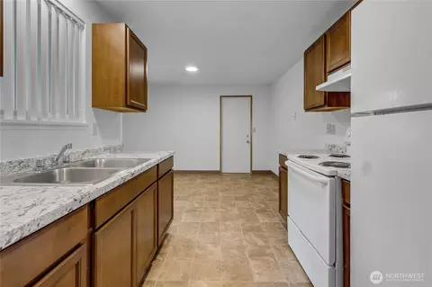 Kitchen - 17002 6th Ave E, Spanaway, WA 98387 photo 1 of 2