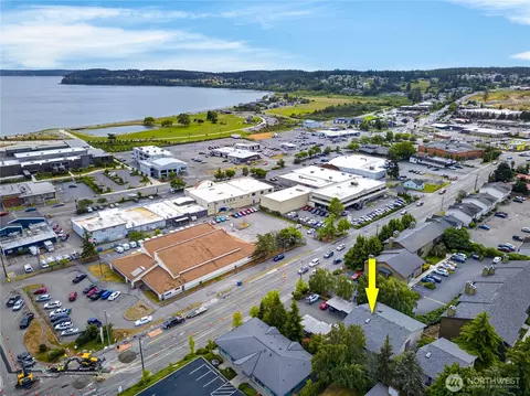 320 SE Barrington Dr #A201, Oak Harbor, WA 98277