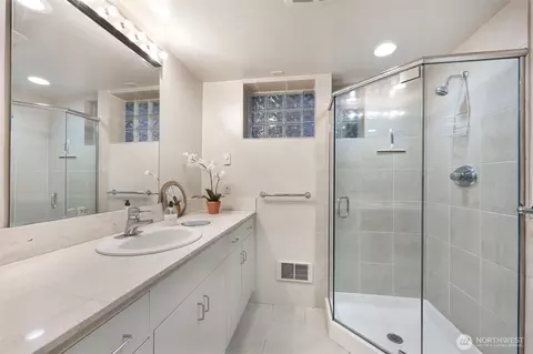 Bath - 1871 40th Ave E, Seattle, WA 98112 photo 2 of 2