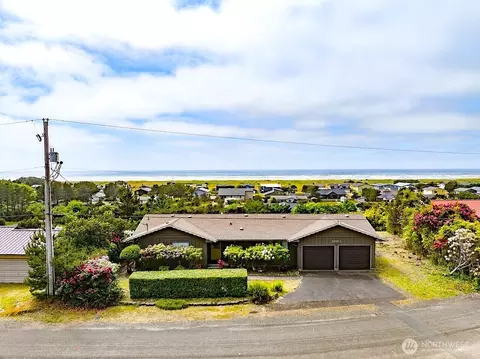 30011 J Pl, Ocean Park, WA 98640