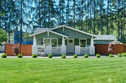15 Maple Leaf St, Raymond, WA 98577
