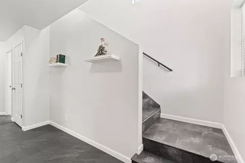 Entry Way - 2310 193rd St E, Spanaway, WA 98387 photo 3 of 3
