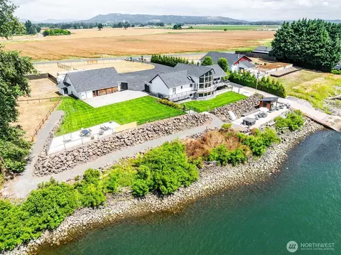 2207 Dike Rd, Woodland, WA 98674