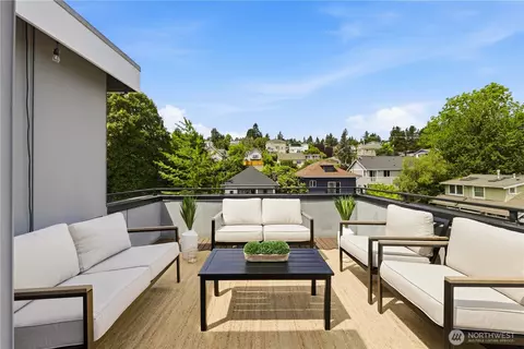3045 21st Ave W #C, Seattle, WA 98199