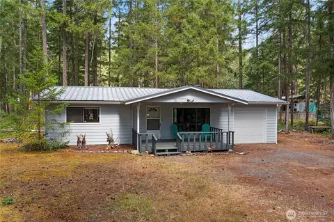 81 N Buckhorn Ct, Hoodsport, WA 98548