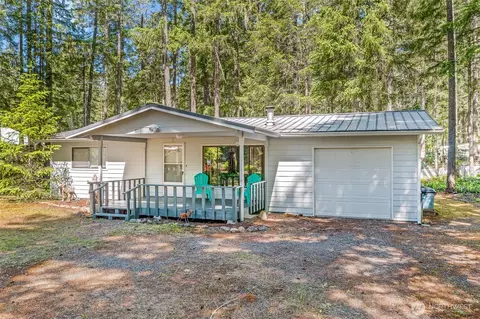 81 N Buckhorn Ct, Hoodsport, WA 98548