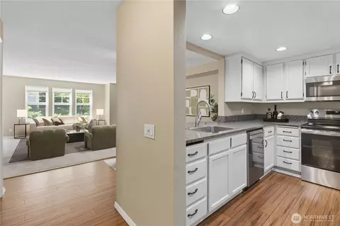 3941 226th Pl SE #103, Issaquah, WA 98029