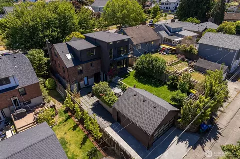 3033 45th Ave SW, Seattle, WA 98116