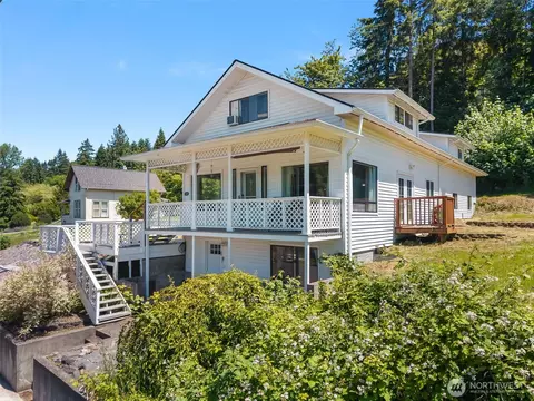 1122 SE 1st St, Winlock, WA 98596