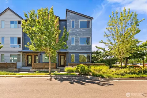 32675 Madrona Ave SE, Black Diamond, WA 98010