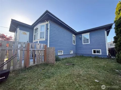 3926 S Warsaw St, Seattle, WA 98118
