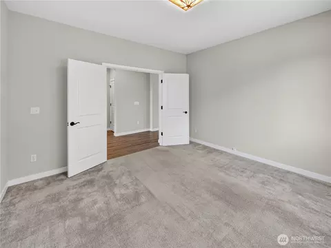 Bedroom - 3373 Fisk Ave, Enumclaw, WA 98022 photo 6 of 7