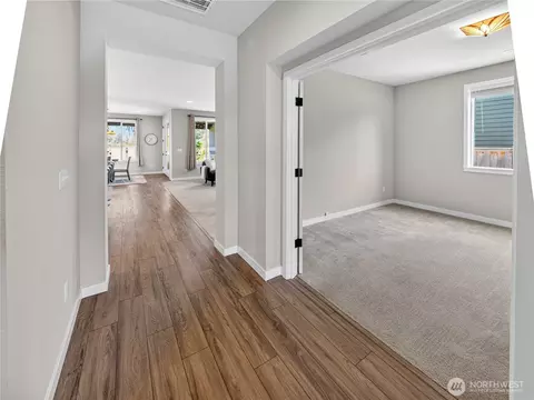 Entry Way - 3373 Fisk Ave, Enumclaw, WA 98022 photo 4 of 4
