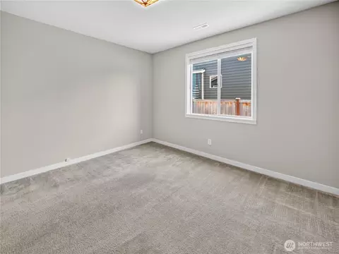 Bedroom - 3373 Fisk Ave, Enumclaw, WA 98022 photo 7 of 7
